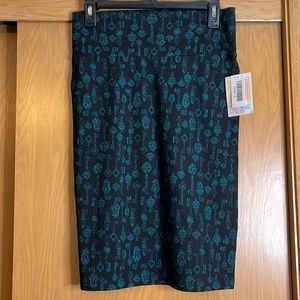 Lularoe Cassie skirt with a aqua key pattern, size small